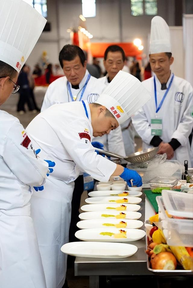 端午美食飘香世界金龙鱼中华名厨队以中国菜展现中国文化勇夺中餐“世界大赛”特金奖(图6)