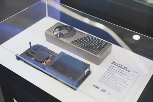 微星携众多新品亮相Computex2024 黄仁勋亲临展台签名留念！(图4)