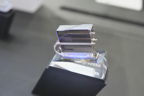 微星携众多新品亮相Computex2024 黄仁勋亲临展台签名留念！(图10)