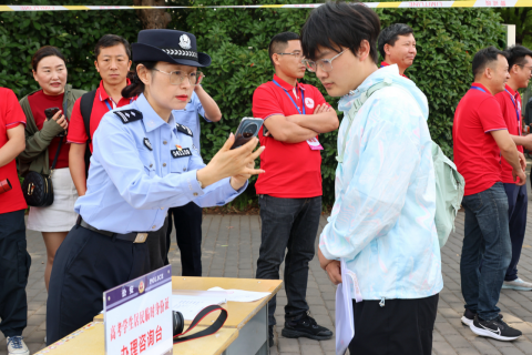 颍上：2024年高考开考8868名学子奔赴考场(图4)