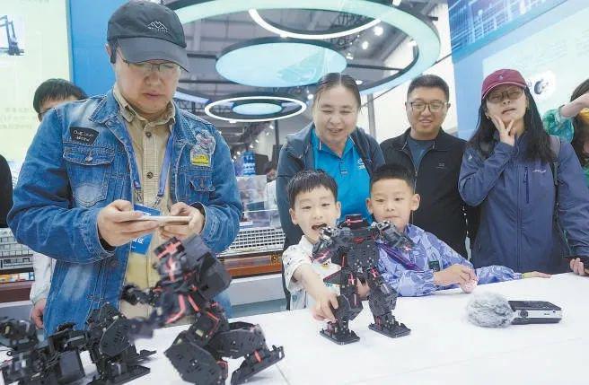 2024年北京科技周开幕 本市尖端科技创新成果集中亮相(图1) 2024年北京科技周开幕 本市尖端科技创新成果集中亮相(图1)