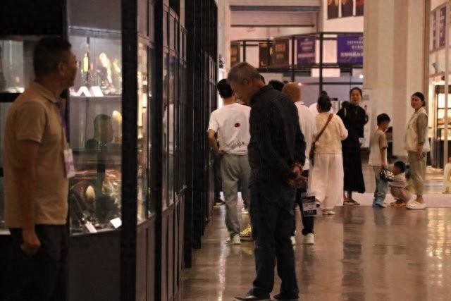 2024昆明石博会开幕国内外珠宝展团集结亮相