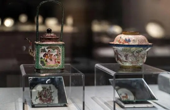 触摸中华文化之美这个假期上海艺术展馆人潮涌动