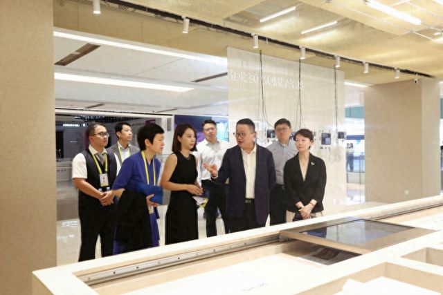 以设计“链就”时尚原力百联集团闪耀2024世界设计之都大会共绘城市新风貌