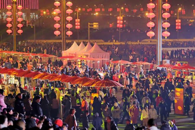 潮玩节市集招募令大屋檐下来过年