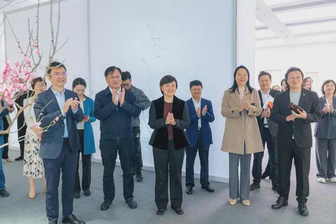 “春讯——中国现代艺术大师的春天”水墨画展在深圳开幕